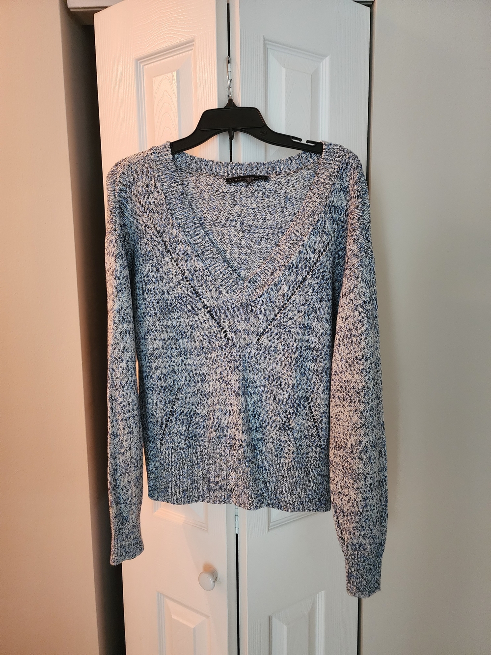 White House Black Market Blue Marled V-Neck Pullover